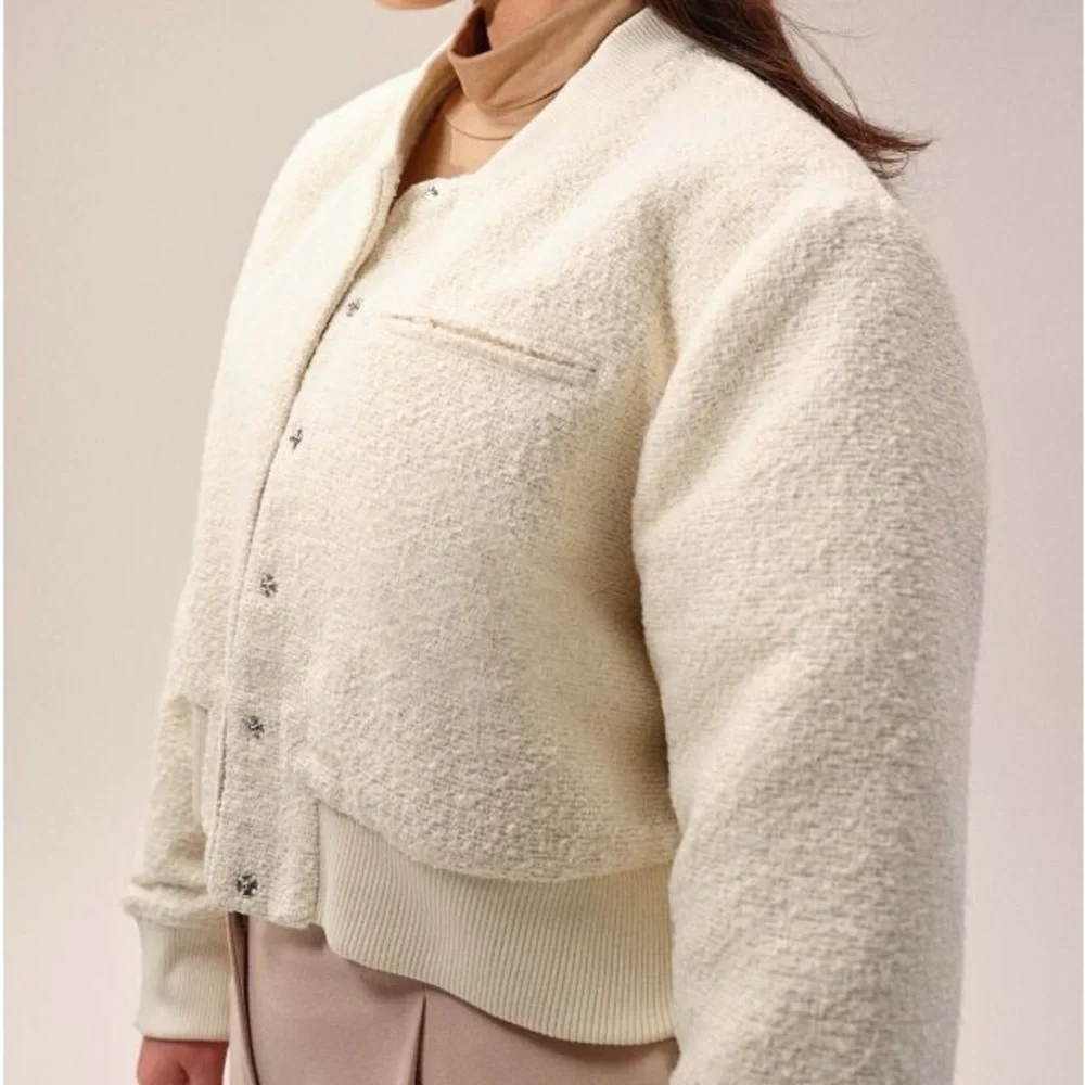 Short bomber jacket - Picture 3 of 7